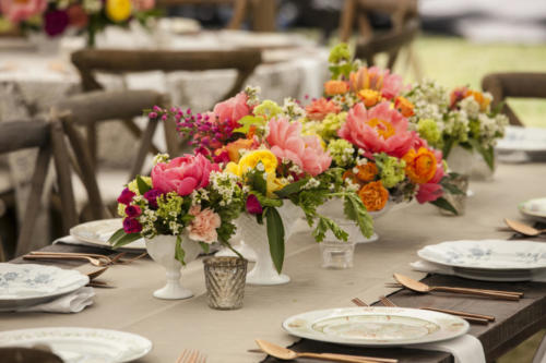 Antique theme reception table