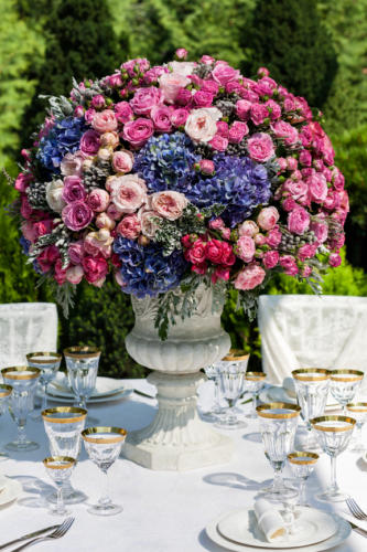 Table setting at a luxury wedding reception